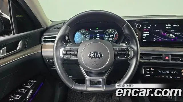 Kia K5 2021 — Şəkil 15/33