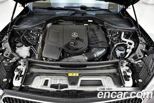 Mercedes-Benz GLC-Class 2025 — Photo 7/20