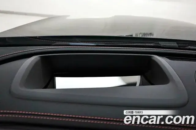 Mercedes-Benz GLC-Class 2025 — Photo 12/20