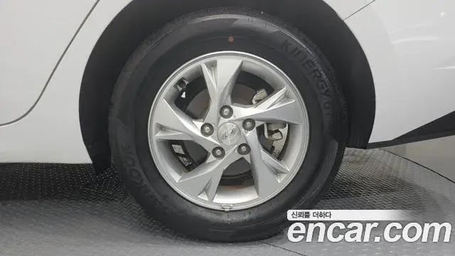 Hyundai The New Avante Hybrid 2021 — ფოტო 23/30