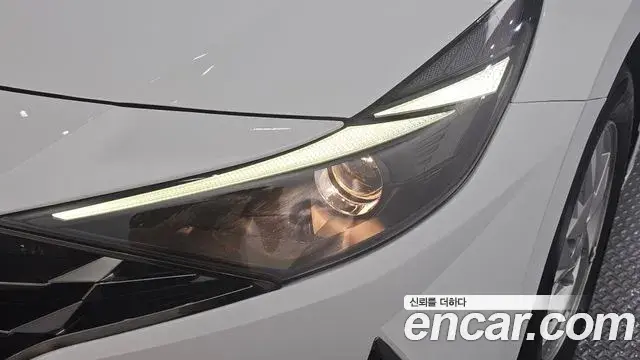 Hyundai The New Avante Hybrid 2021 — ფოტო 1/30