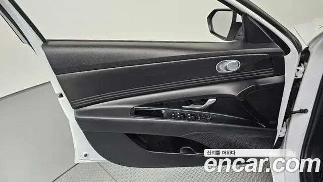 Hyundai The New Avante Hybrid 2021 — ფოტო 7/30