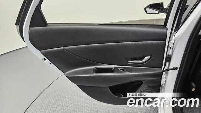 Hyundai The New Avante Hybrid 2021 — ფოტო 28/30