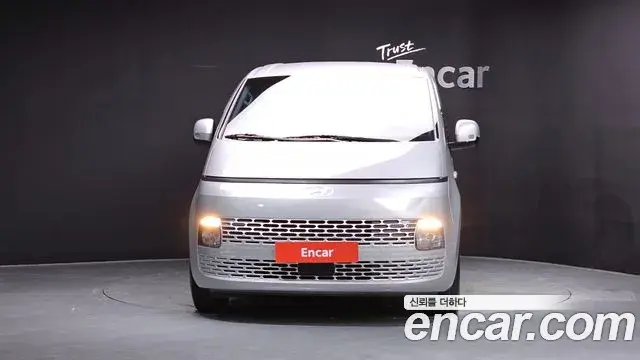 Hyundai Staria 2025 — Фото 2/20