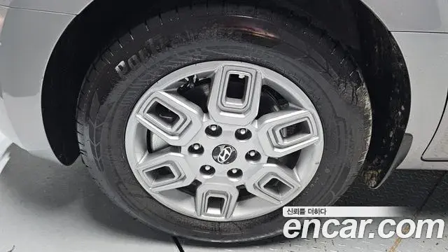 Hyundai Staria 2025 — Фото 4/20