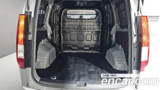 Hyundai Staria 2025 — Фото 20/20