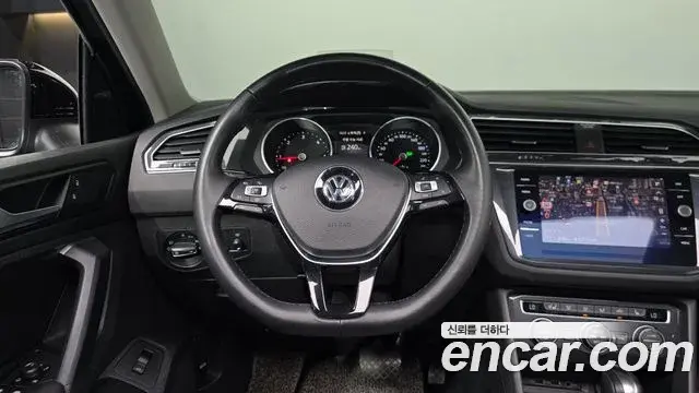 Volkswagen Tiguan 2020 — Фото 12/20
