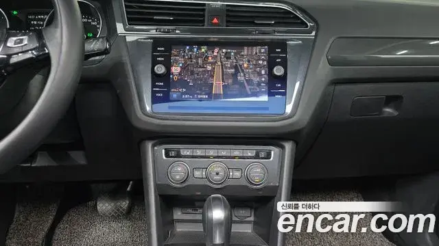 Volkswagen Tiguan 2020 — Фото 13/20