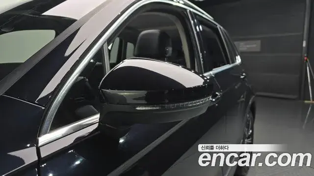 Volkswagen Tiguan 2020 — Photo 28/32