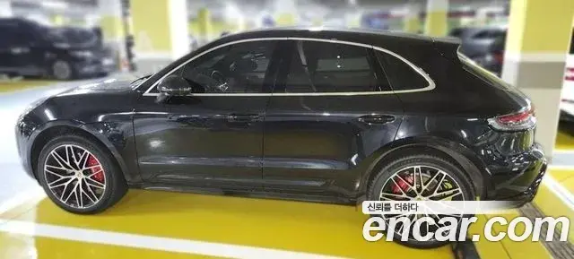 Porsche Macan 2022 — ფოტო 8/11