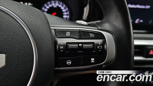 Kia K5 2022 — Şəkil 31/34