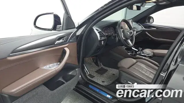 BMW X4 2023 — Photo 14/31