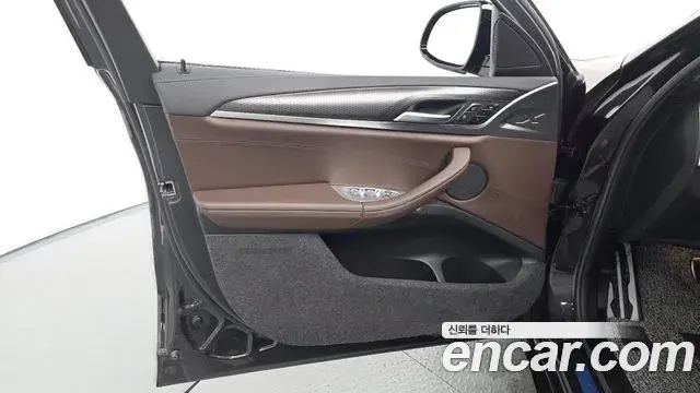BMW X4 2023 — Photo 15/31