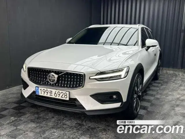 Volvo V60 Cross Country 2022 — Şəkil 7/19