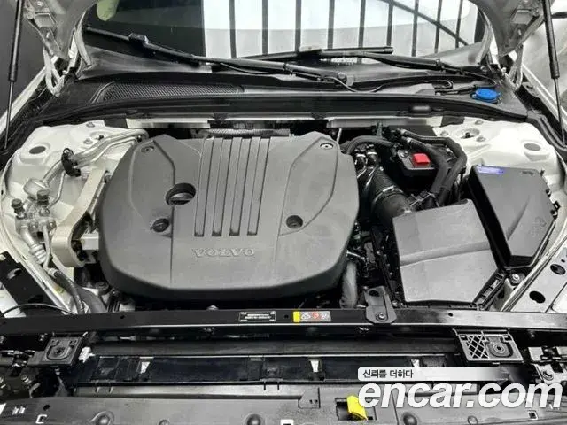 Volvo V60 Cross Country 2022 — Şəkil 18/19