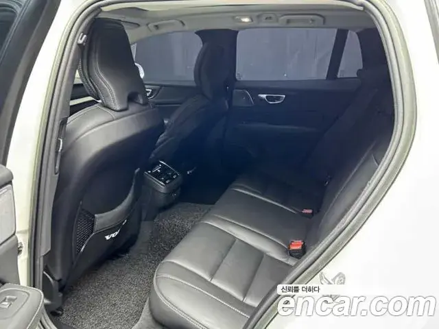 Volvo V60 Cross Country 2022 — Şəkil 5/19