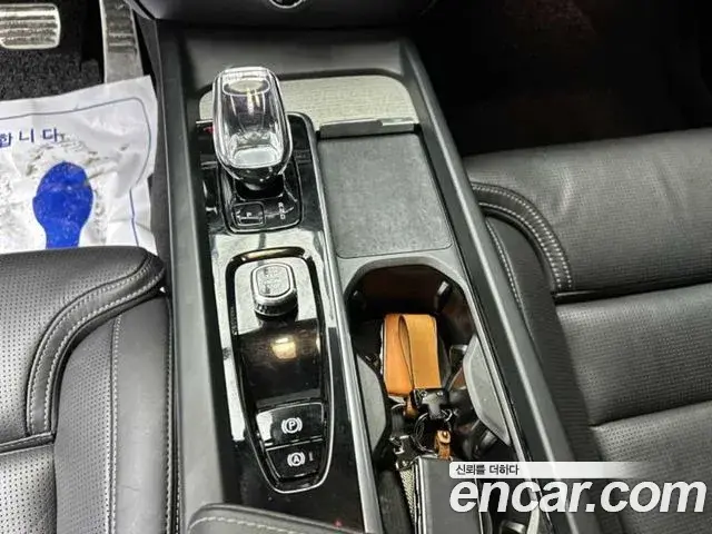 Volvo V60 Cross Country 2022 — Şəkil 17/19