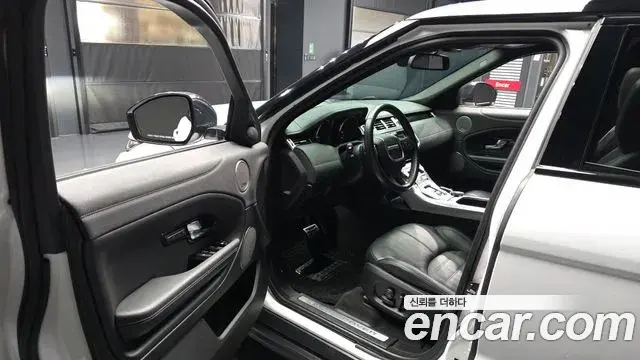 Land Rover Range Rover Evoque 2018 — Photo 13/20