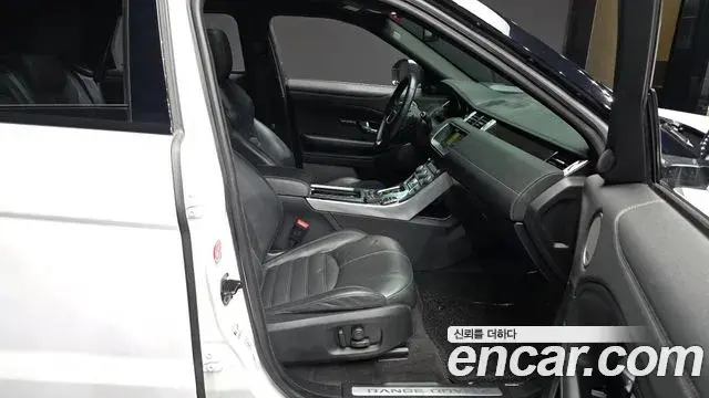 Land Rover Range Rover Evoque 2018 — Photo 11/20