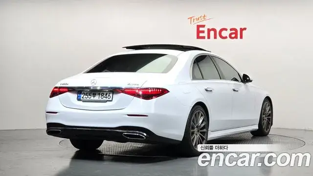 Mercedes-Benz S-Class 2023 — Photo 5/20