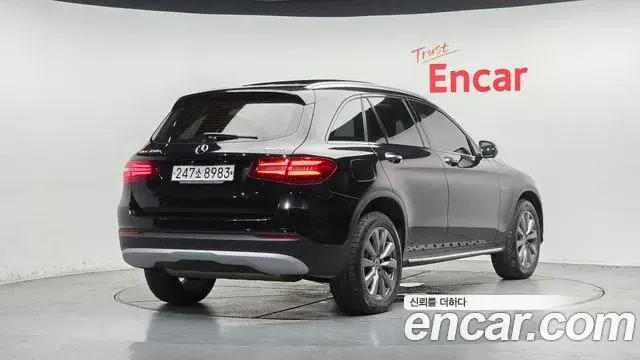 Mercedes-Benz GLC-Class 2018 — Şəkil 3/33