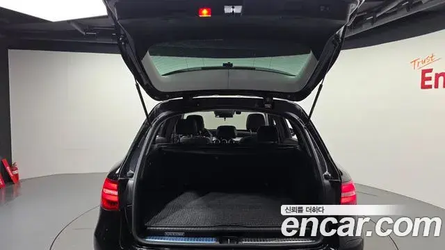 Mercedes-Benz GLC-Class 2018 — Şəkil 9/33