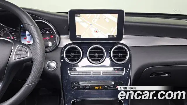 Mercedes-Benz GLC-Class 2018 — Şəkil 19/33
