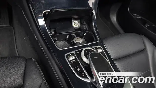 Mercedes-Benz GLC-Class 2018 — Şəkil 26/33