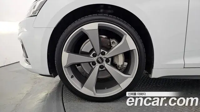 Audi A5 2019 — Şəkil 24/32