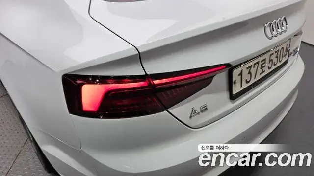 Audi A5 2019 — Şəkil 14/32