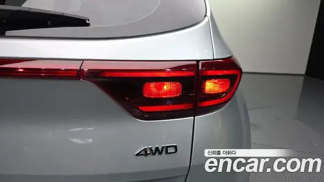 Kia Sportage The Bold 2021 — Photo 6/30