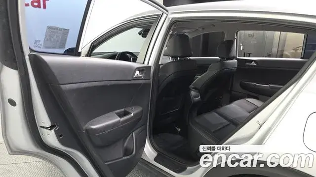 Kia Sportage The Bold 2021 — Photo 25/30