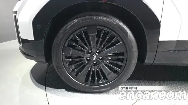 Hyundai Santa Fe 2024 — ფოტო 13/20