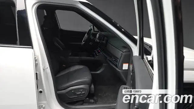 Hyundai Santa Fe 2024 — ფოტო 8/20