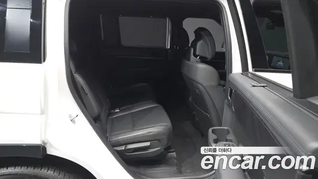 Hyundai Santa Fe 2024 — ფოტო 11/20