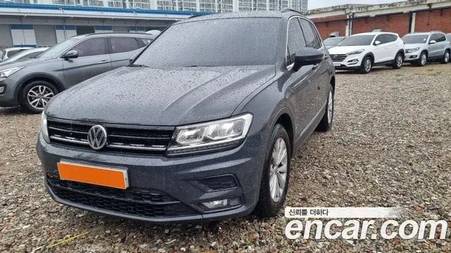 Volkswagen Tiguan 2018 — Şəkil 15/19