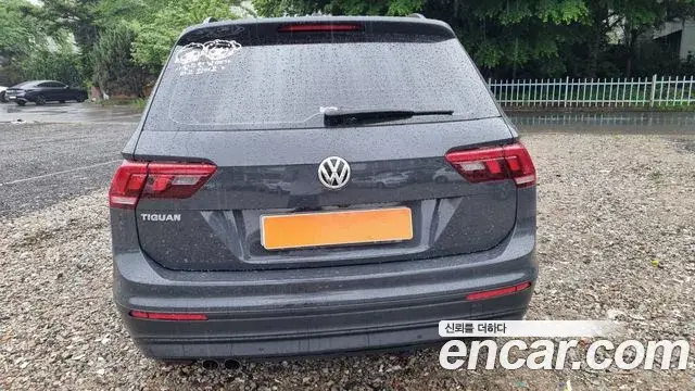 Volkswagen Tiguan 2018 — Şəkil 6/19