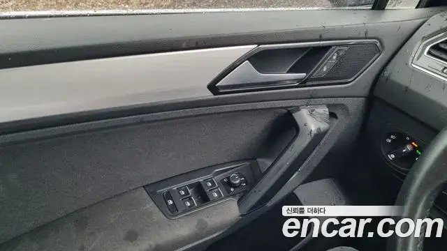 Volkswagen Tiguan 2018 — Şəkil 5/19