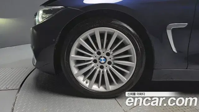 BMW 4 Series 2019 — Photo 12/20