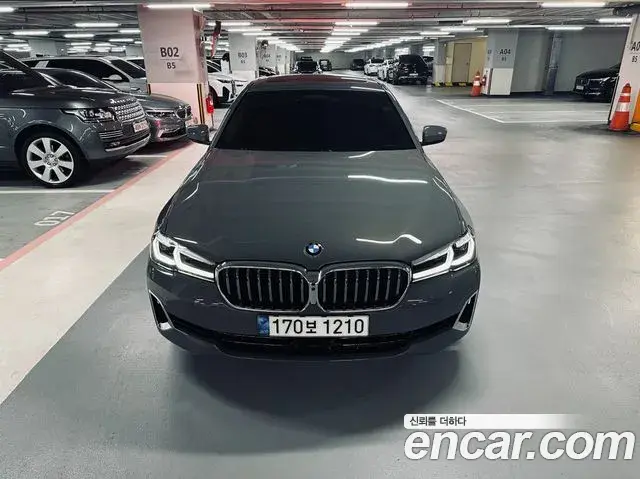 BMW 5 Series 2021 — ფოტო 15/20