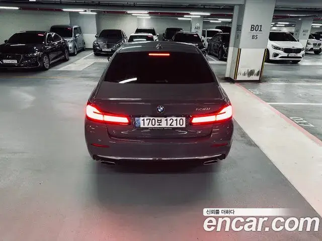BMW 5 Series 2021 — ფოტო 7/20