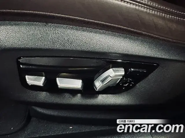 BMW 5 Series 2021 — ფოტო 19/20