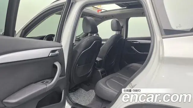 BMW X1 2019 — Şəkil 20/20