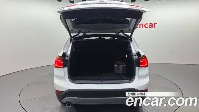 BMW X1 2019 — Şəkil 15/20