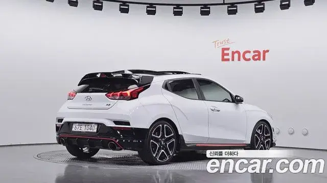 Hyundai Veloster 2018 — Photo 17/30