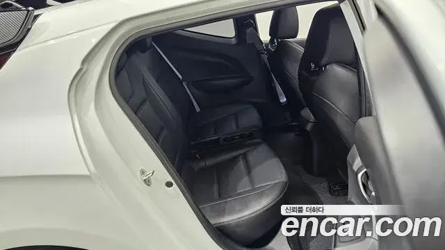 Hyundai Veloster 2018 — Photo 29/30