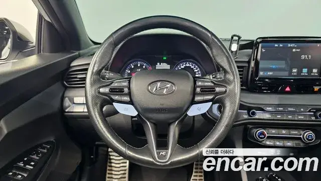 Hyundai Veloster 2018 — Photo 7/30