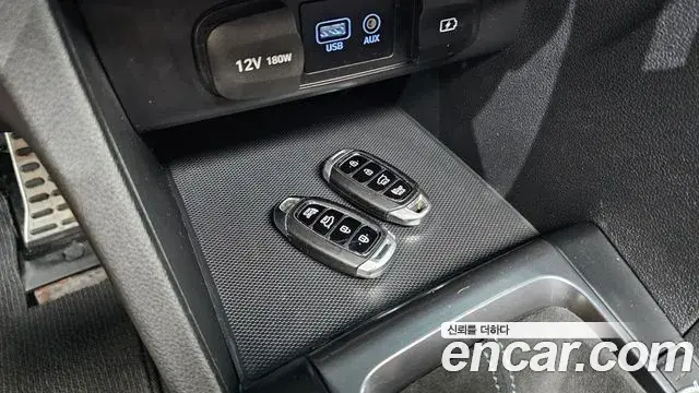 Hyundai Veloster 2018 — Photo 8/30