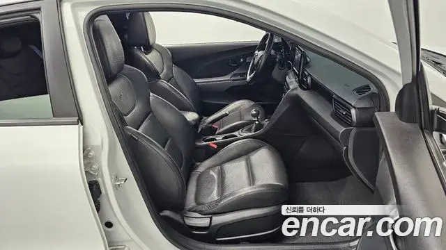 Hyundai Veloster 2018 — Photo 10/30