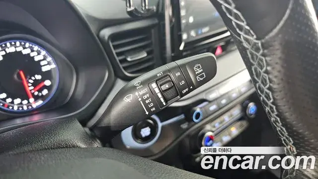 Hyundai Veloster 2018 — Photo 18/30